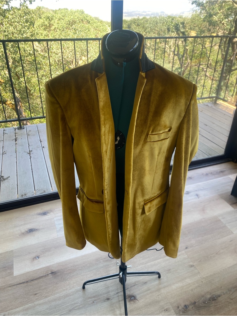Men's Velvet Blazer in Gold / Mustard’s